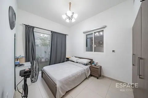 Купить таунхаус в Мудоне, Дубай: 4 спальни, 259м², № 71089 - фото 3