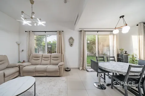 Купить таунхаус в Мудоне, Дубай: 4 спальни, 259м², № 71089 - фото 6