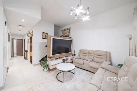 Купить таунхаус в Мудоне, Дубай: 4 спальни, 259м², № 71089 - фото 8