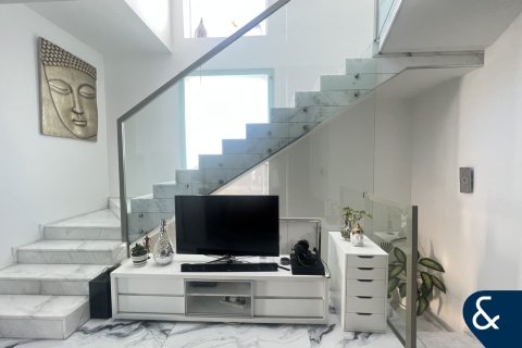 Villa in Jumeirah Village Circle, Dubai 3 bedrooms, 276 sq.m. № 75342 - photo 10