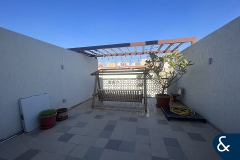 Villa in Jumeirah Village Circle, Dubai 3 bedrooms, 276 sq.m. № 75342 - photo 17