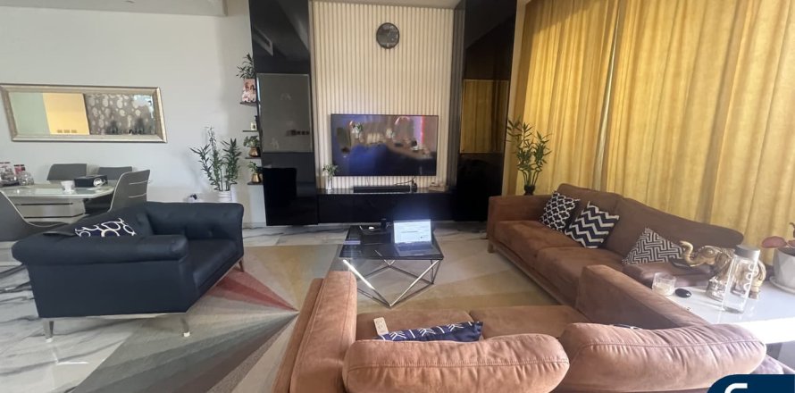 Villa in Jumeirah Village Circle, Dubai 3 bedrooms, 276 sq.m. № 75342