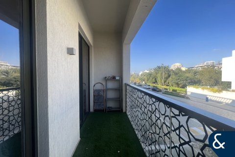 Villa in Jumeirah Village Circle, Dubai 3 bedrooms, 276 sq.m. № 75342 - photo 13