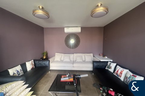 Villa in Jumeirah Village Circle, Dubai 3 bedrooms, 276 sq.m. № 75342 - photo 20