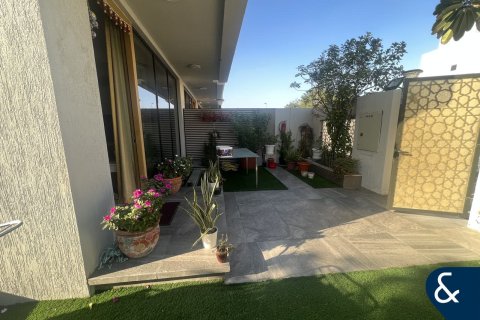 Villa in Jumeirah Village Circle, Dubai 3 bedrooms, 276 sq.m. № 75342 - photo 24