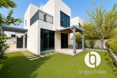 Villa à Dubai Hills Estate, Dubai, 4 chambres, 231 m², № 137723