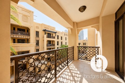 Appartement à Old Town, Dubai, 3 chambres, 176 m², № 137726