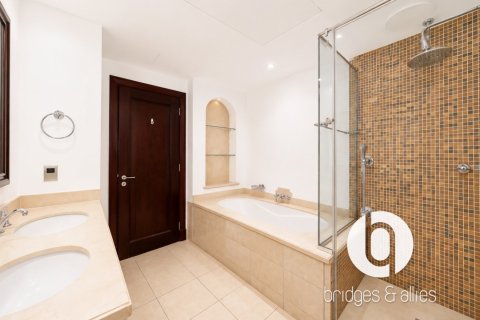 Appartement à Old Town, Dubai, 3 chambres, 176 m², № 137726 - photo 8