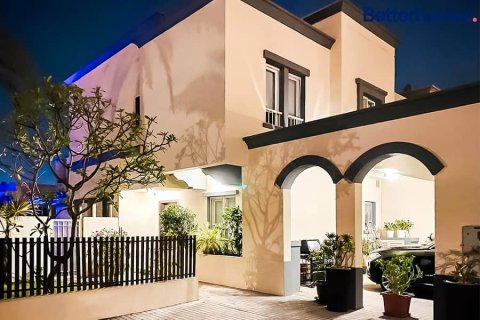 Снять в аренду таунхаус в The Springs, Дубай: 3 спальни, 213м², № 58014 - фото 17