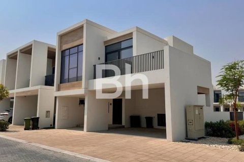 Townhouse in Arabian Ranches 3, Dubai 4 bedrooms, 267 sq.m. № 58011 - photo 1