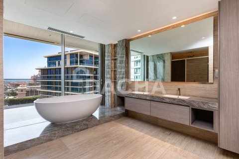Apartment in Palm Jumeirah, Dubai 4 bedrooms, 592 sq.m. № 111656 - photo 6