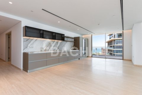 Apartment in Palm Jumeirah, Dubai 4 bedrooms, 592 sq.m. № 111656 - photo 19