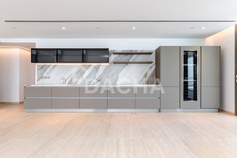 Apartment in Palm Jumeirah, Dubai 4 bedrooms, 592 sq.m. № 111656 - photo 17