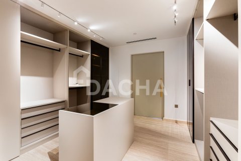 Apartment in Palm Jumeirah, Dubai 4 bedrooms, 592 sq.m. № 111656 - photo 8