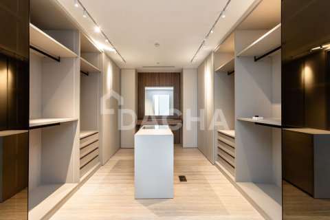 Apartment in Palm Jumeirah, Dubai 4 bedrooms, 592 sq.m. № 111656 - photo 9