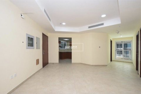 Apartment in Jumeirah Lake Towers, Dubai 2 bedrooms, 70.1 sq.m. № 10879 - photo 2