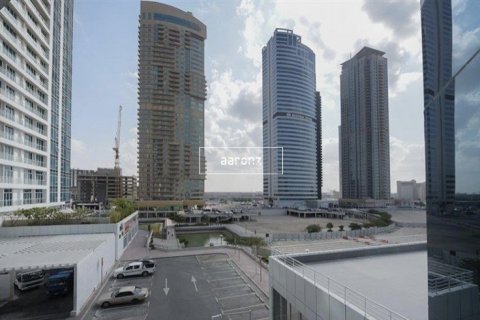 Apartment in Jumeirah Lake Towers, Dubai 2 bedrooms, 70.1 sq.m. № 10879 - photo 10