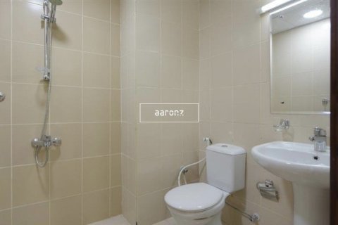 Apartment in Jumeirah Lake Towers, Dubai 2 bedrooms, 70.1 sq.m. № 10879 - photo 8