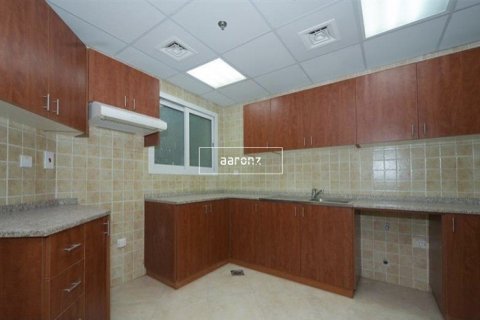 Apartment in Jumeirah Lake Towers, Dubai 2 bedrooms, 70.1 sq.m. № 10879 - photo 4