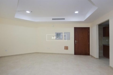 Apartment in Jumeirah Lake Towers, Dubai 2 bedrooms, 70.1 sq.m. № 10879 - photo 6
