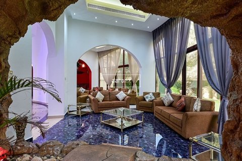 فيلا في Emirates Hills, دبي 8 غرف نوم , 1486.4 م² رقم 10880 - صورة 7
