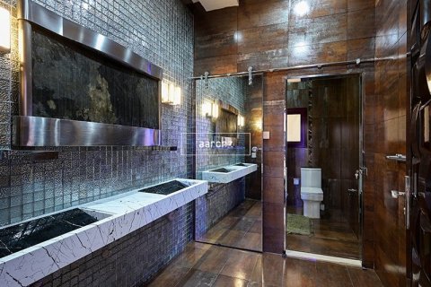 فيلا في Emirates Hills, دبي 8 غرف نوم , 1486.4 م² رقم 10880 - صورة 11