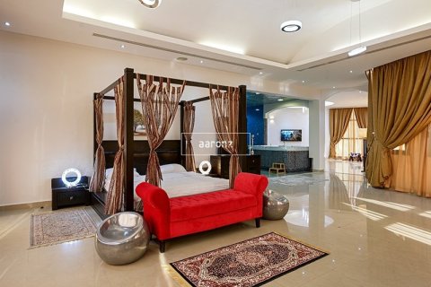 فيلا في Emirates Hills, دبي 8 غرف نوم , 1486.4 م² رقم 10880 - صورة 12