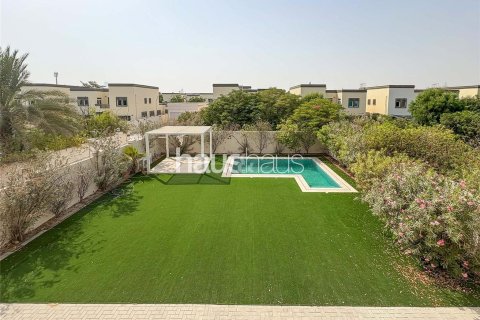 Villa en Legacy, Jumeirah Park, Dubai, 3 dormitorios, 285 m², № 43231 - foto 3