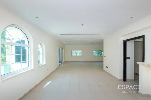 Villa in Dubai 3 bedrooms, 328 sq.m. № 83892 - photo 2