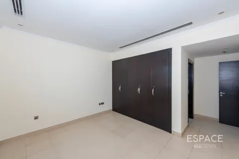 Villa in Dubai 3 bedrooms, 328 sq.m. № 83892 - photo 7