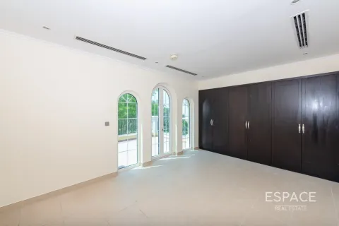 Villa in Dubai 3 bedrooms, 328 sq.m. № 83892 - photo 12