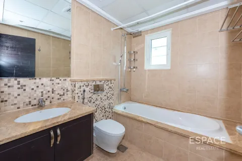 Villa in Dubai 3 bedrooms, 328 sq.m. № 83892 - photo 9