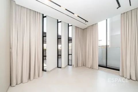 Villa en Jumeirah Park, Dubai, 6 dormitorios, 757 m², № 83891 - foto 3