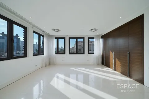 Villa en Palm Jumeirah, Dubai, 6 dormitorios, 650 m², № 83880 - foto 3