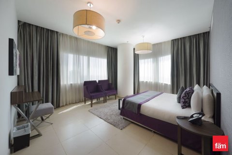 Apartment in Sheikh Zayed Road, Dubai 3 bedrooms, 163 sq.m. № 110121 - photo 14