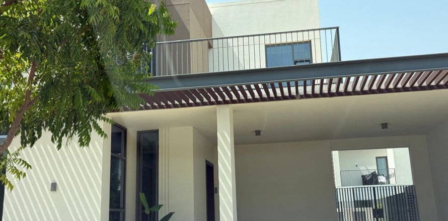 Villa in Dubai 4 bedrooms, 224.9 sq.m. № 110116