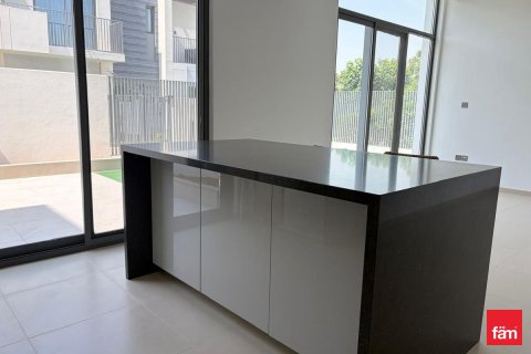 Villa in Dubai 4 bedrooms, 224.9 sq.m. № 110116 - photo 5