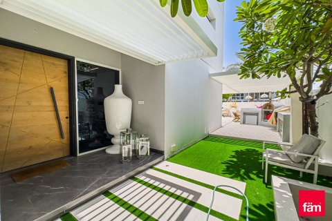 Townhouse in Dubai 4 bedrooms, 304.5 sq.m. № 110120 - photo 16