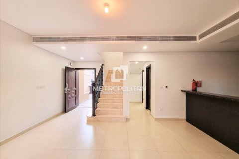 Adosado en Bella Casa, Serena, Dubai, 3 dormitorios, 200 m², № 74086 - foto 2