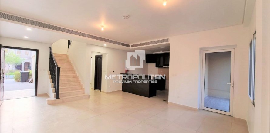 Adosado en Bella Casa, Serena, Dubai, 3 dormitorios, 200 m², № 74086