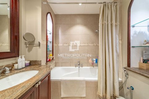 Apartment in Old Town, Dubai 2 bedrooms, 131 sq.m. № 74088 - photo 16