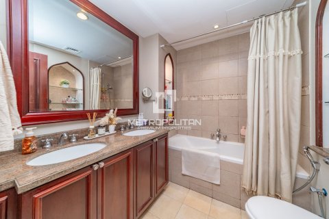 Apartment in Old Town, Dubai 2 bedrooms, 131 sq.m. № 74088 - photo 15