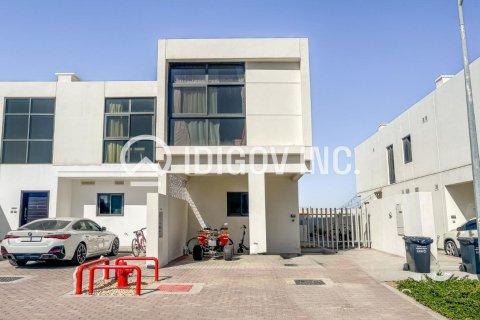 Townhouse in DAMAC Hills (Akoya by DAMAC), Dubai 3 bedrooms, 178 sq.m. № 38267 - photo 1