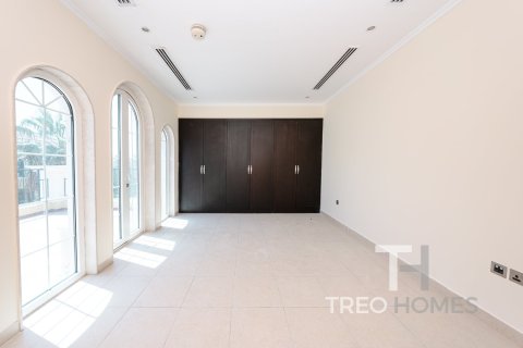 Villa in Legacy, Jumeirah Park, Dubai 3 bedrooms, 328 sq.m. № 16839 - photo 12