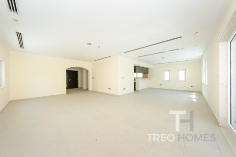 Villa in Legacy, Jumeirah Park, Dubai 3 bedrooms, 328 sq.m. № 16839 - photo 16