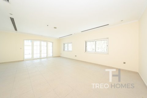 Villa in Legacy, Jumeirah Park, Dubai 3 bedrooms, 328 sq.m. № 16839 - photo 19