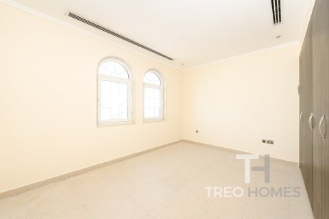 Villa in Legacy, Jumeirah Park, Dubai 3 bedrooms, 328 sq.m. № 16839 - photo 5
