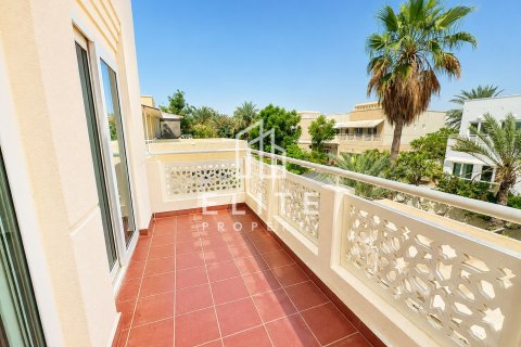 Villa en Meadows, Dubai, 4 dormitorios, 332 m², № 124917 - foto 18