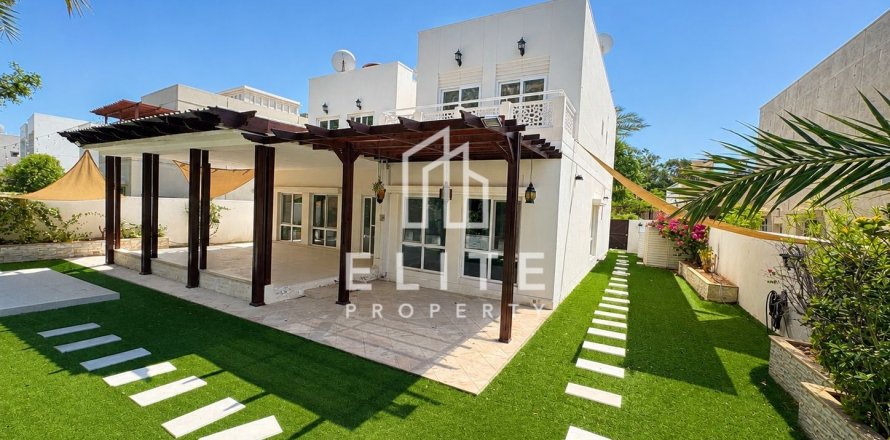 Villa en Meadows, Dubai, 4 dormitorios, 332 m², № 124917