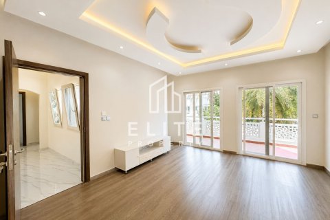 Villa en Meadows, Dubai, 4 dormitorios, 332 m², № 124917 - foto 8